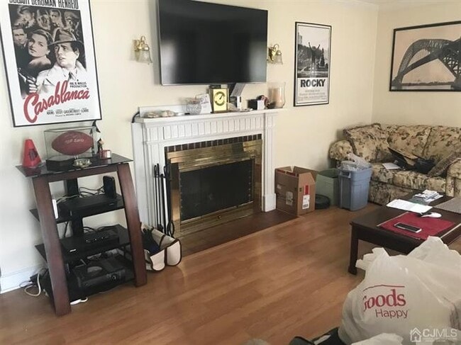 Building Photo - 25 Billings St