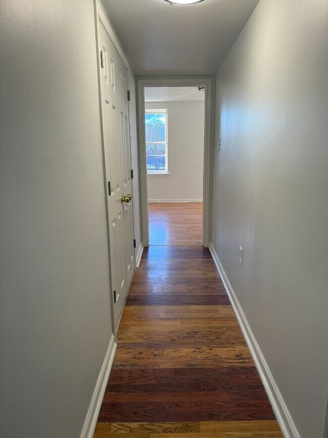 Building Photo - 2427 N 10th St
