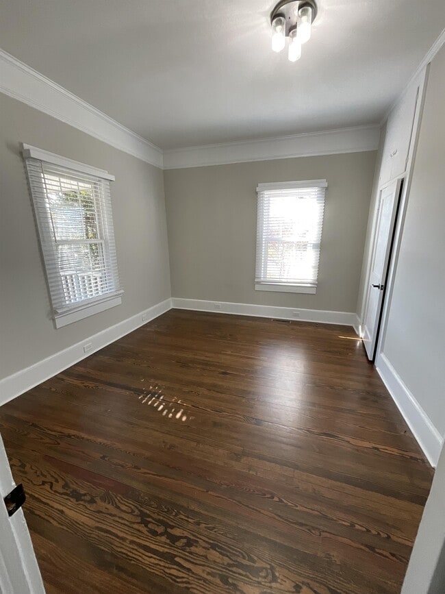 Building Photo - 603 Poplar Ave