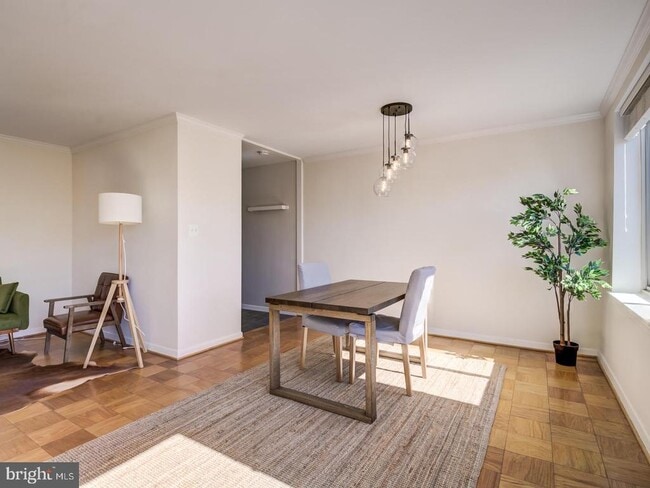 Building Photo - 3000 Spout Run Pkwy