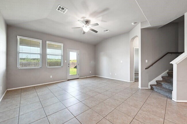 Building Photo - 374 Wincliff Dr