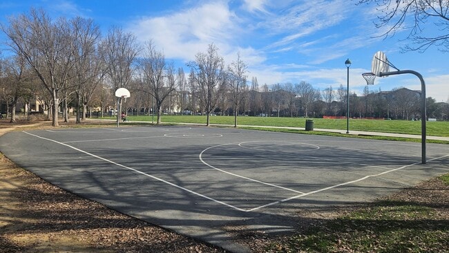 Building Photo - The Courtyards at Dublin Ranch 2Bed/2 Full Bath