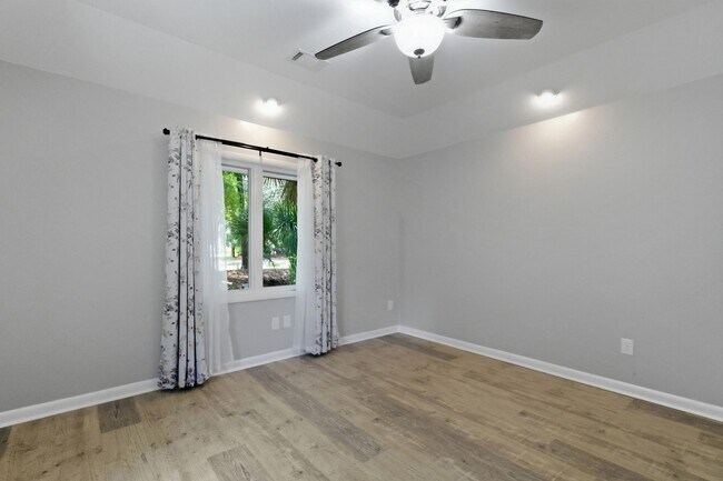 Building Photo - 2 Wood Thrush Ct