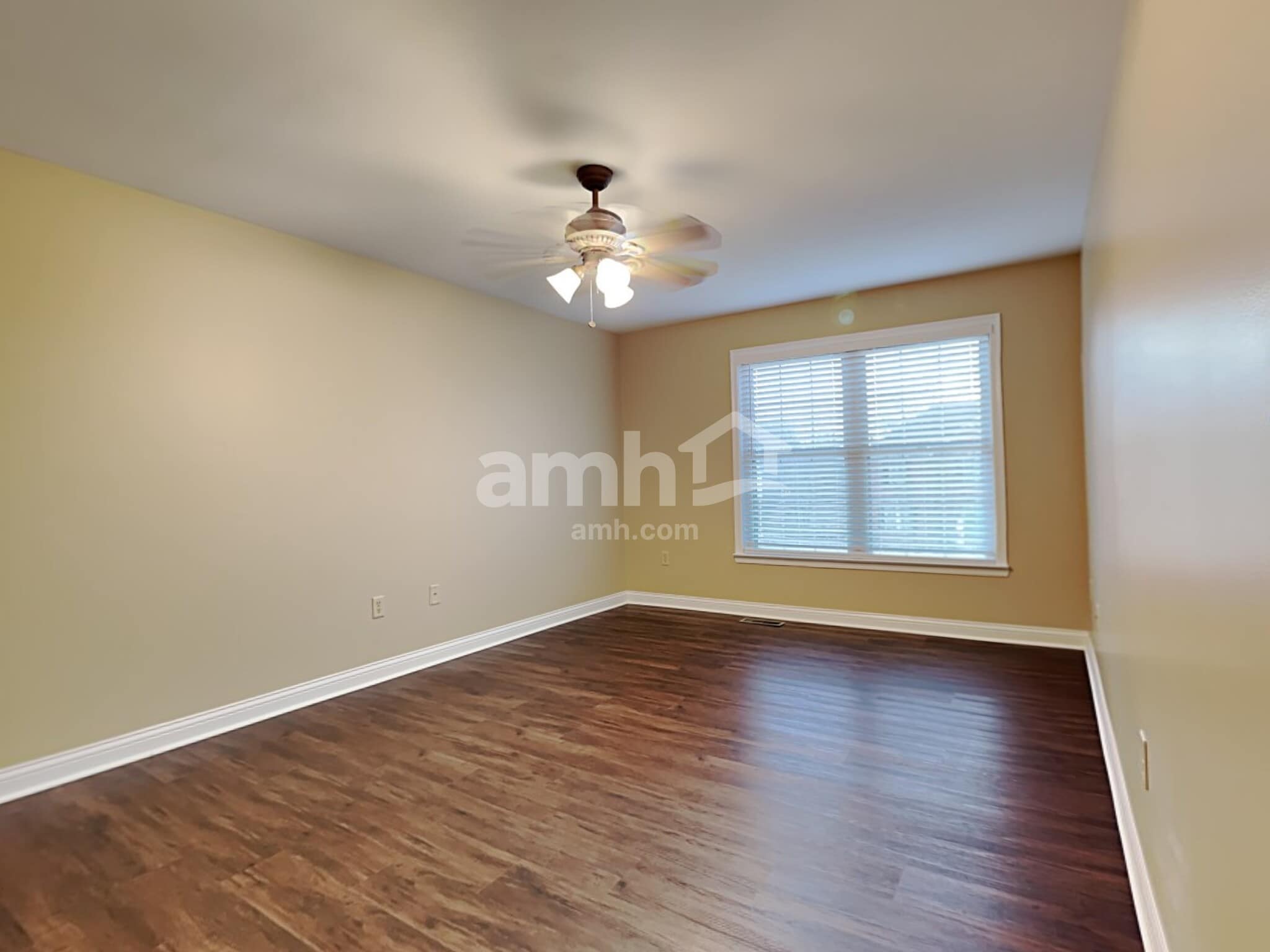 Building Photo - 11207 Sugarmill Dr