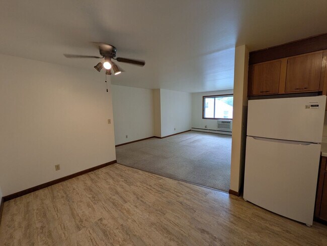 Building Photo - 3 bed / 3 bath House in Deforest!