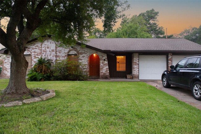 Primary Photo - 9215 Kempwood Dr