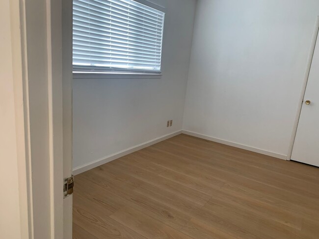 Building Photo - Newly renovated 3 bedroom 2 bath home in C...