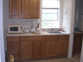 Building Photo - 335 NE Kamiaken St