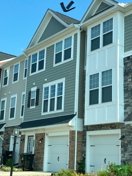 Building Photo - 633 Eking Green Dr