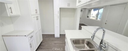 Building Photo - 1417 S Greenwood Ave