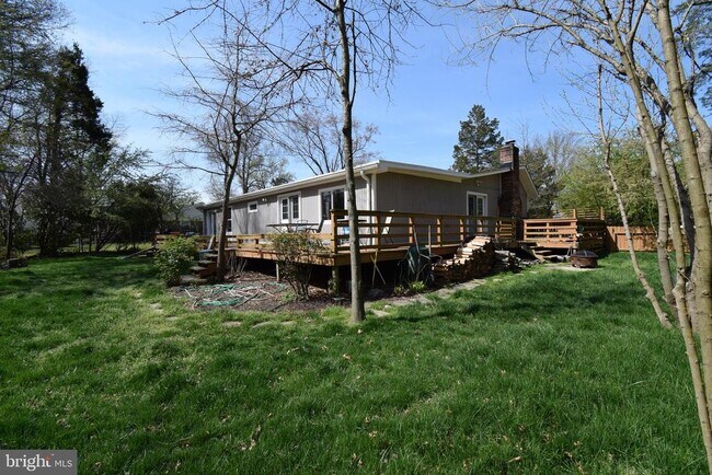 Building Photo - 8811 Badger Dr