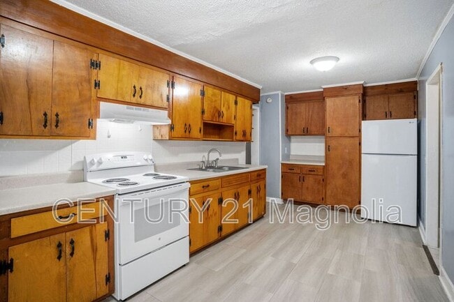 Building Photo - 934 Bluebird Rd