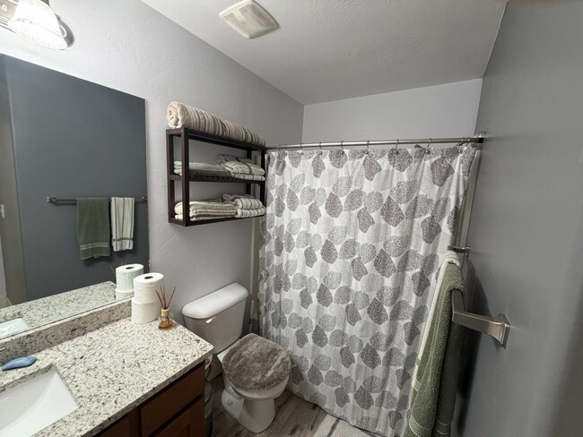 Building Photo - 6929 S Vlg Hvn Dr