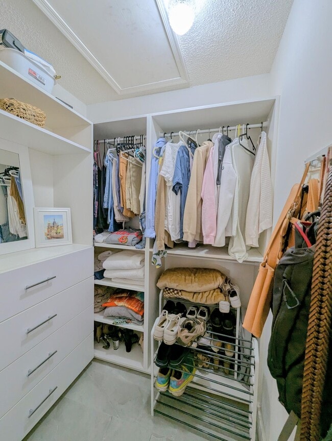 Building Photo - 3130 Millwood Terrace