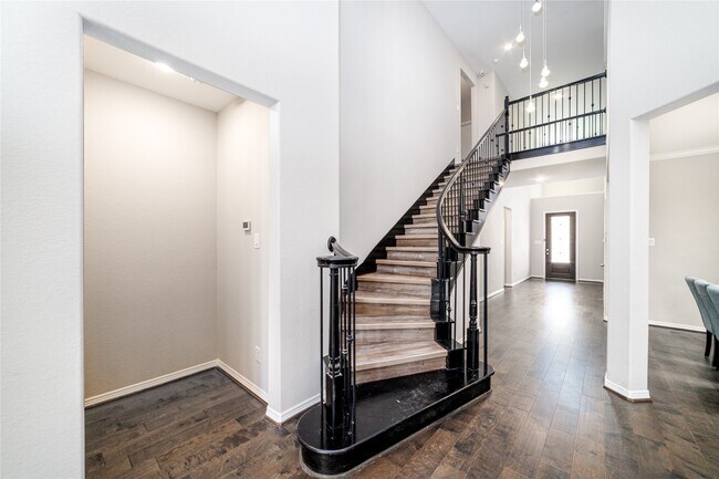 Building Photo - 18235 Winding Willow Oak Way