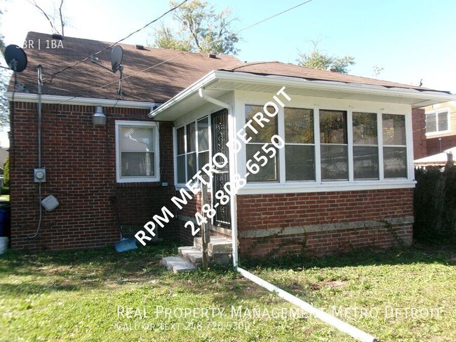 Building Photo - Great Brick Bungalow in Detroit