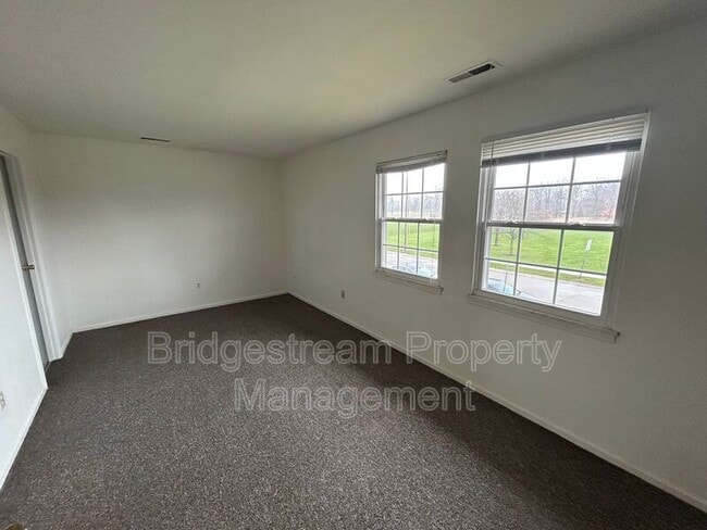 Building Photo - 660 Randler Ave