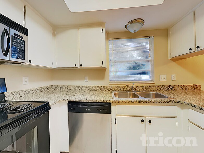 Building Photo - 3616 Greenstone Pl