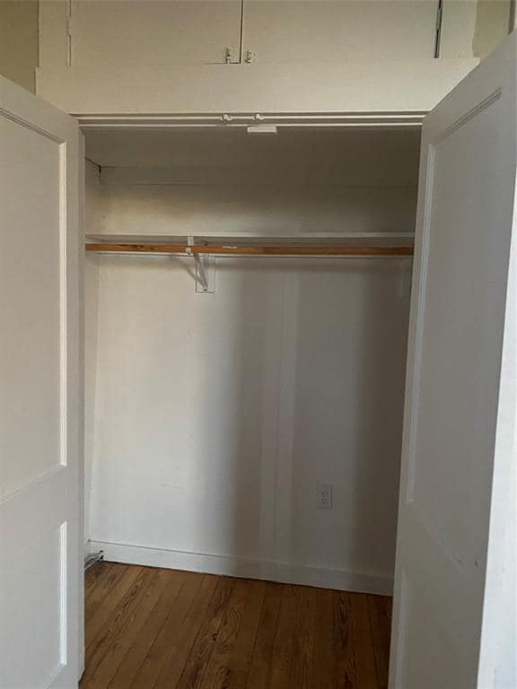 Building Photo - 1006 Main St