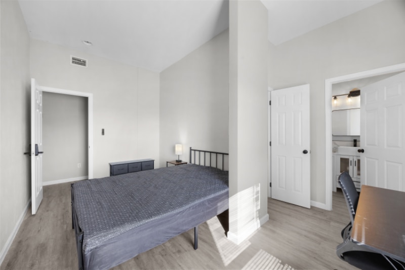 Building Photo - 3300 NW 15th Ln