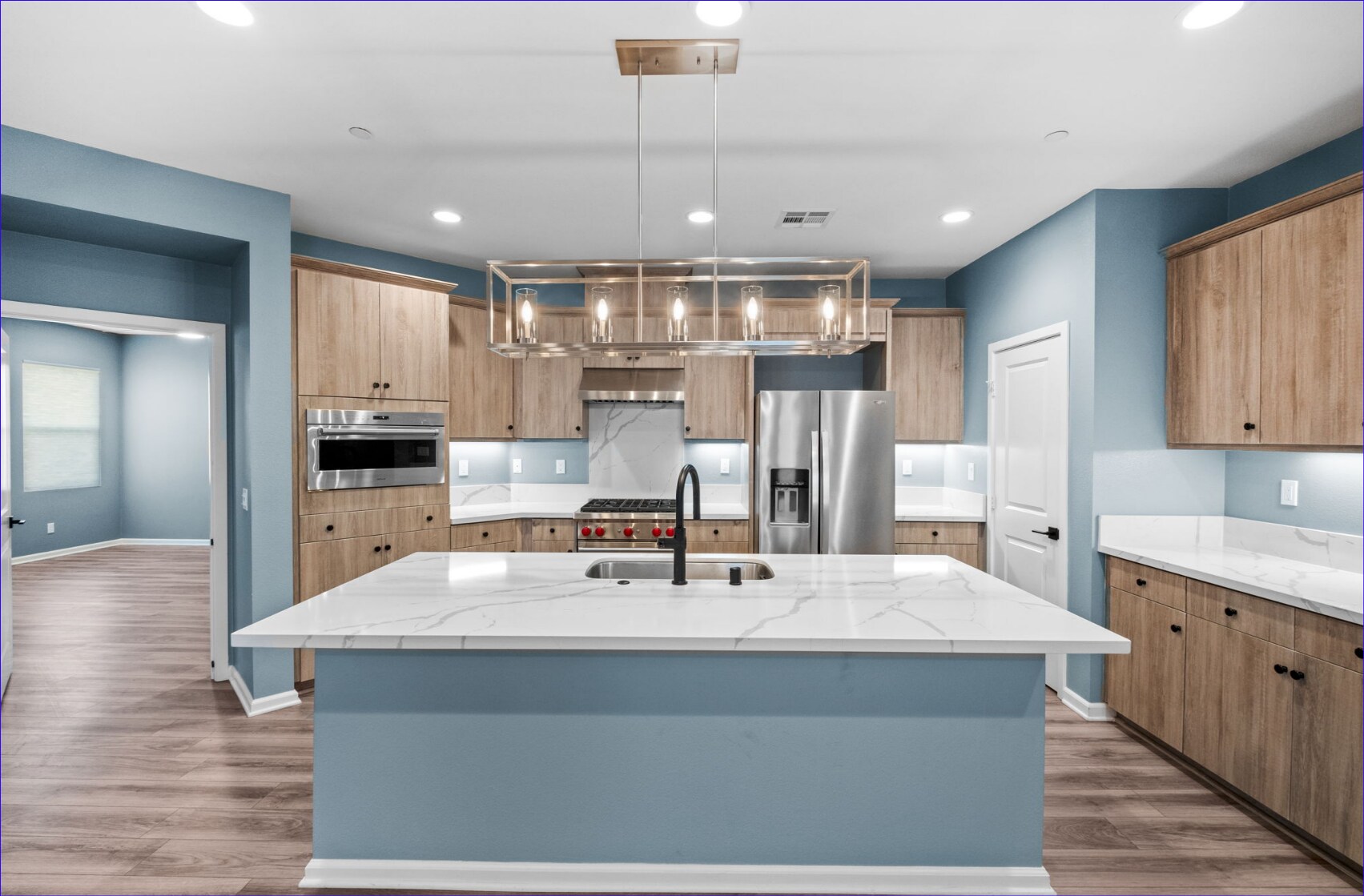 Building Photo - 1373 Topanga Dr