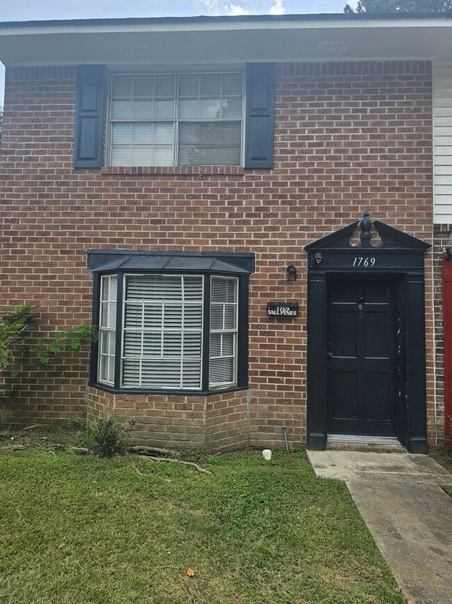 Building Photo - 1769 Tall Pines Cir
