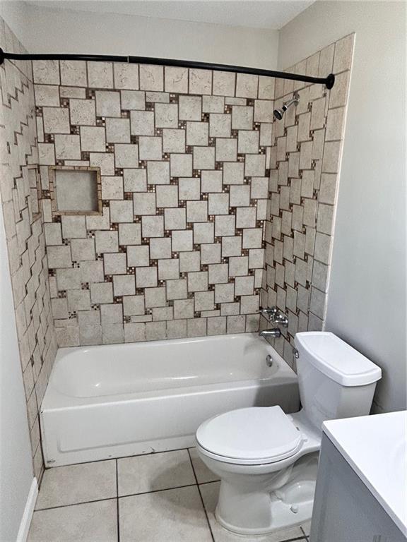 Building Photo - 4577 Emerald Dr E