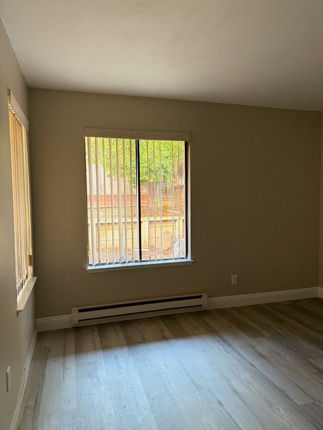 Building Photo - 1306 Karmen Ct