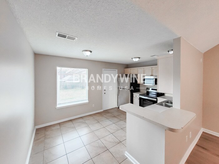 Building Photo - 4613 Sun Ridge Dr