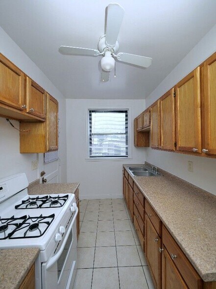 Building Photo - 1764 W North Shore Ave