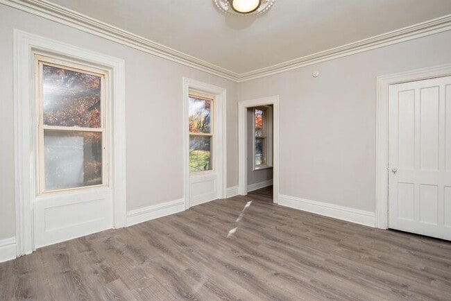 Building Photo - 431 10th St