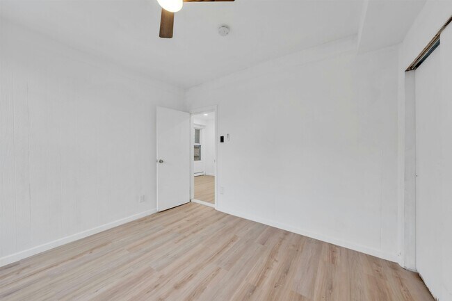 Building Photo - 110 34th St
