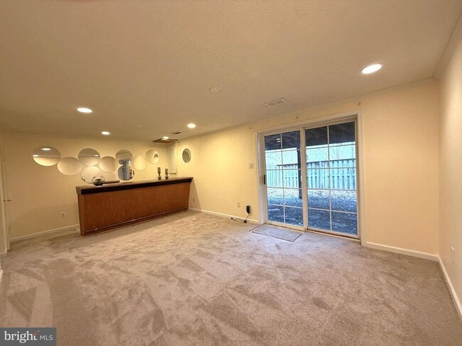 Building Photo - 5278 Lonsdale Dr