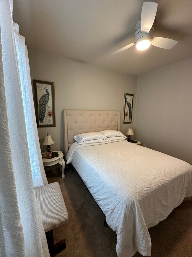 Building Photo - 2642 Dayview Ln