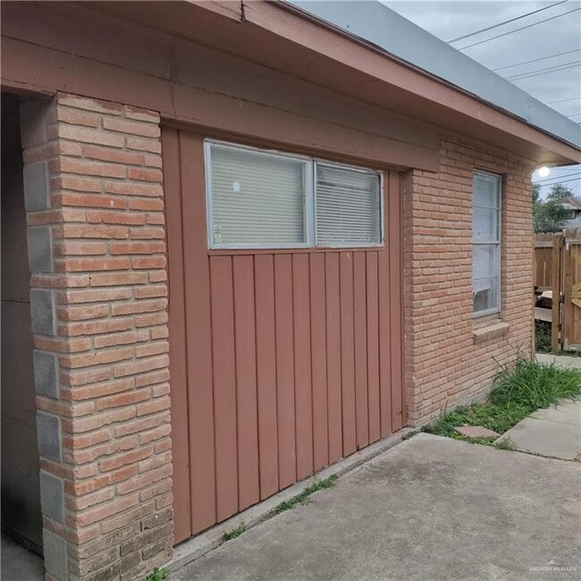 Building Photo - 1012 N Glasscock Rd