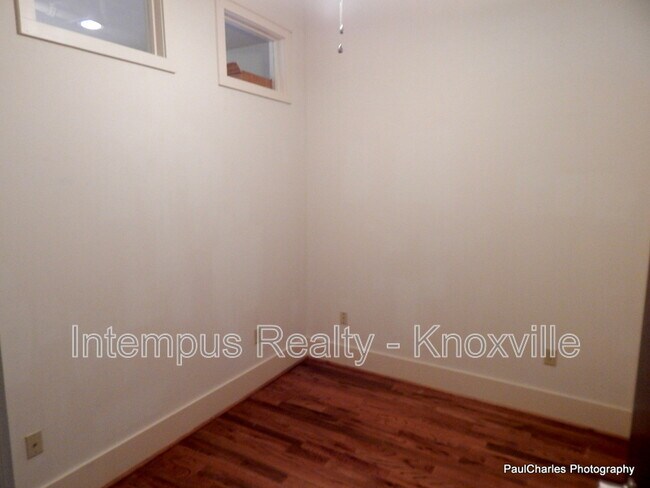 Building Photo - 402 S Gay St