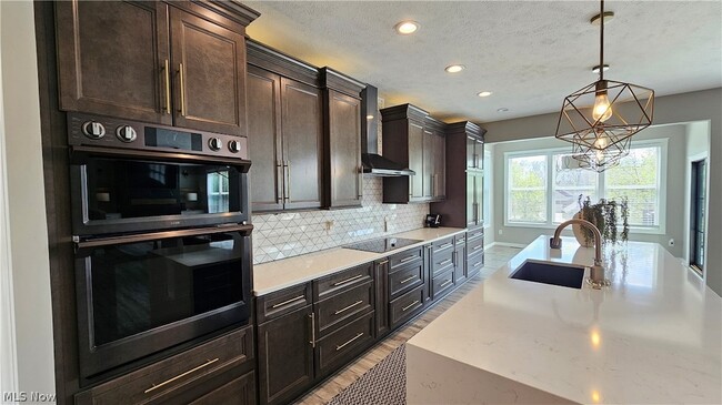 Building Photo - 9337 Ellis Way