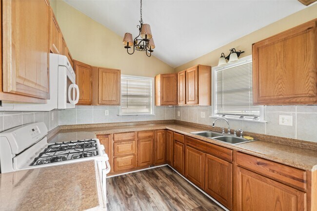 Building Photo - 7102 Terrasso Dr