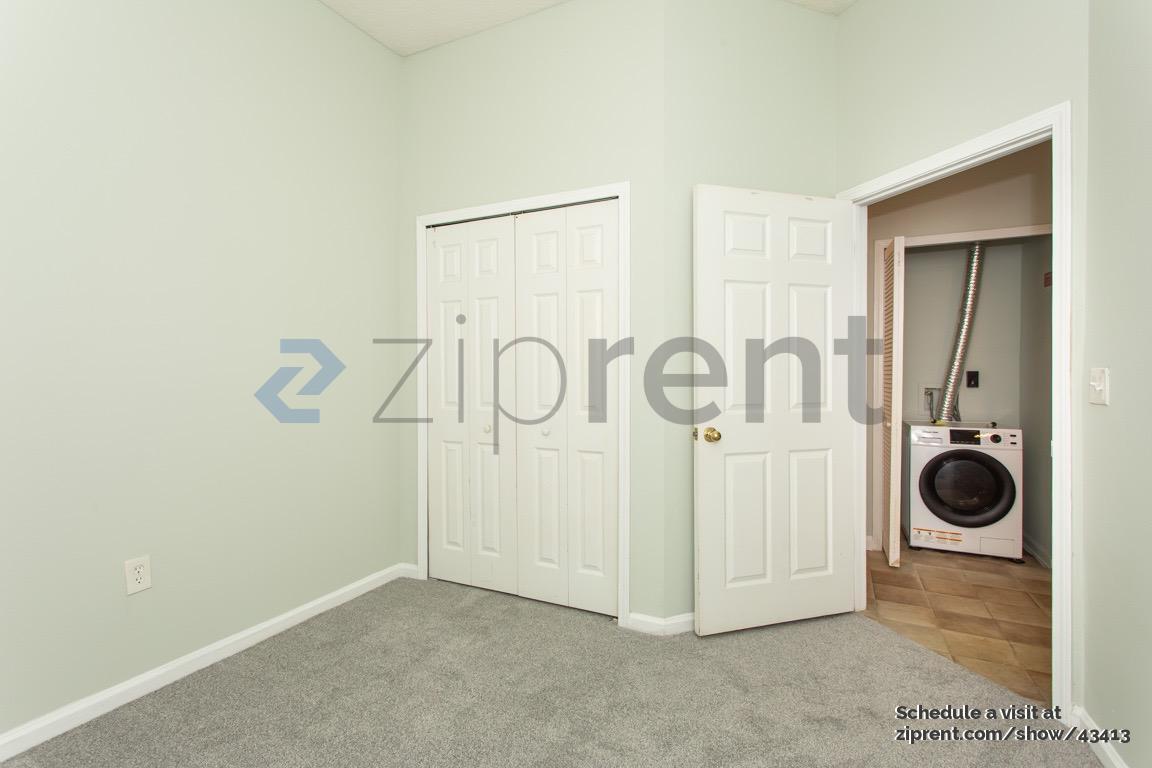 Building Photo - 7920 Merrill Rd