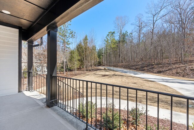 Building Photo - Contemporary 6 Bed 4 Bath Home in Chapel R...