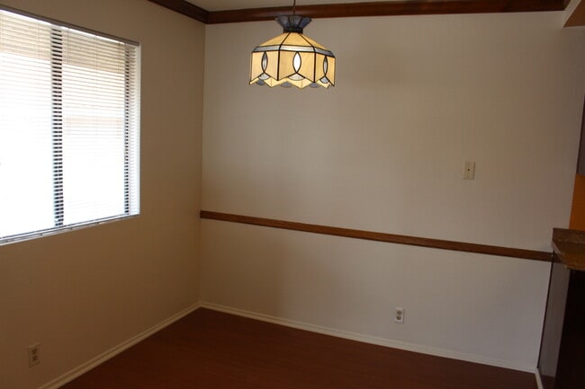 Building Photo - Available now! 2 bedroom/2 bath condo located in the Tanglewood Villas of Pomona!