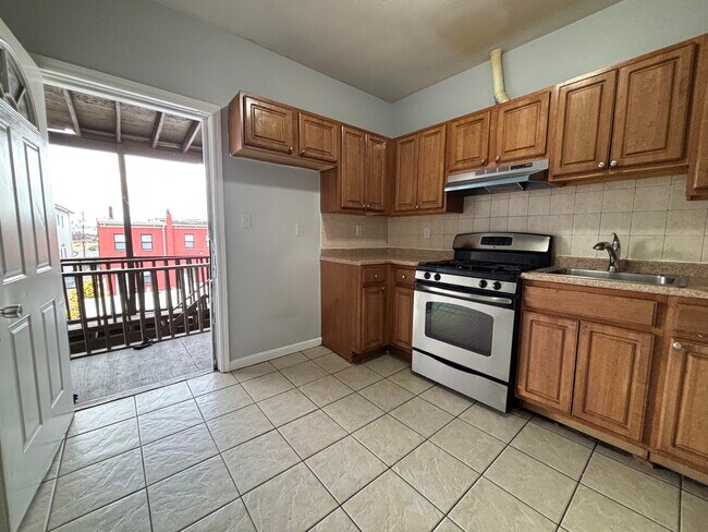 Building Photo - 66 Marshall St