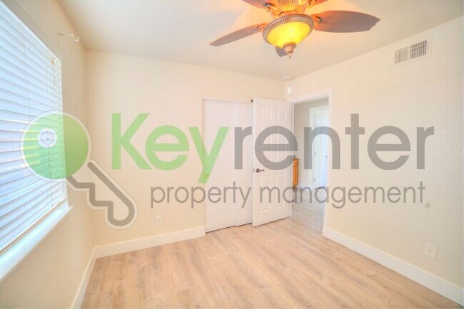 Building Photo - 5627 Terrace Dr