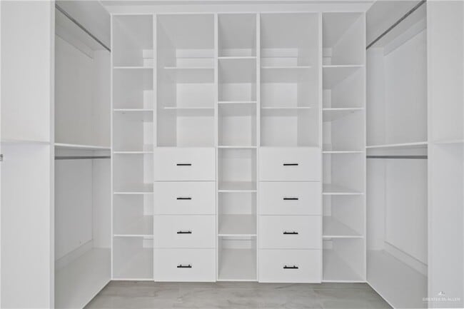 Building Photo - 32 Zimmerius Ave