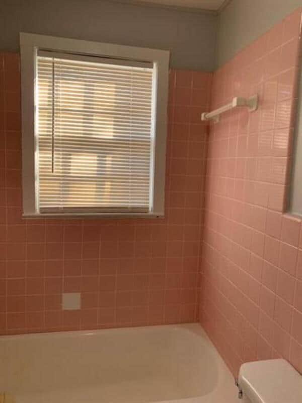 Building Photo - 352 Adams St