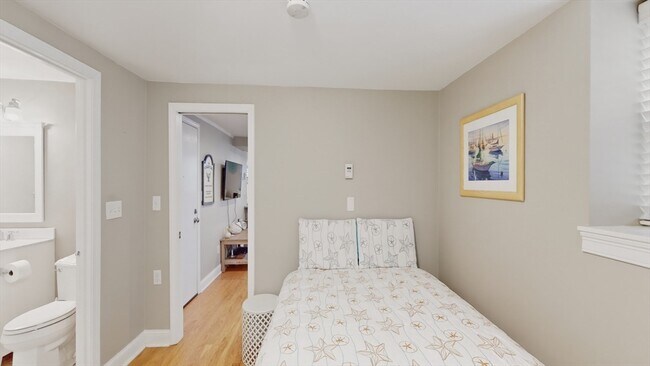 Building Photo - 130 G St