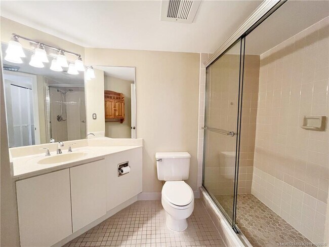 Building Photo - 9500 S Ocean Dr