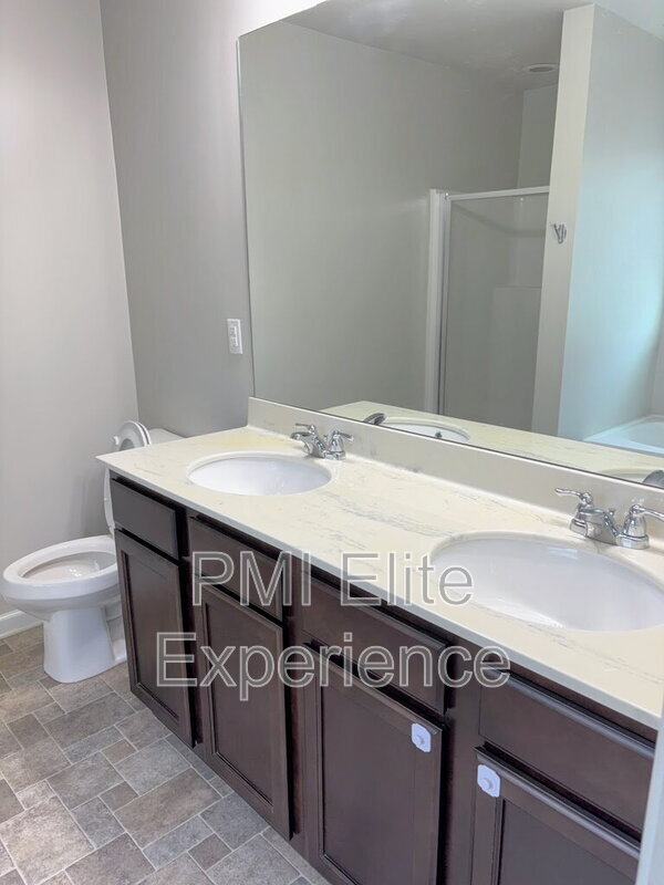 Building Photo - 3863 Equity Ln