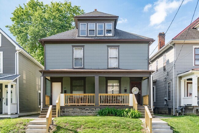 Primary Photo - 25-29 E. Blake Avenue