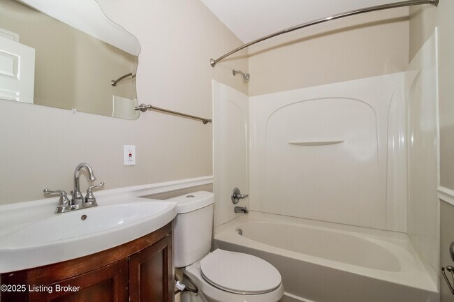 Building Photo - 4620 Hillside Dr